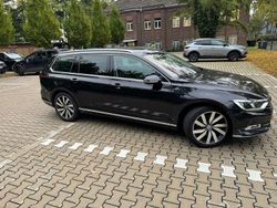 Schwarz Gebraucht 2015 VW Passat Highline Limousine | 22.000 € (Teuer)