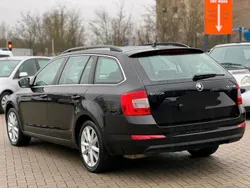 Schwarz Gebraucht 2015 Skoda Octavia Style Kombi | 9.950 € (Guter Preis)