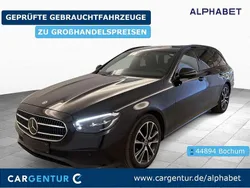 Obsidianschwarz Gebraucht 2023 Mercedes E220 Avantgarde Kombi | 29.407 € (Guter Preis)