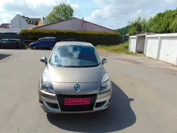 Braun Gebraucht 2010 Renault Scénic III Dynamique Van / Kleinbus | 2.199 € (Superpreis)