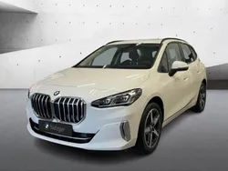 Weiss Gebraucht 2024 BMW 218 Active Tourer Luxury Line Van / Kleinbus | 33.700 € (Guter Preis)