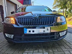 Schwarz Gebraucht 2014 Skoda Octavia Kombi | 9.100 €