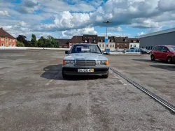 Grau Gebraucht 1990 Mercedes 190 Limousine | 12.500 €