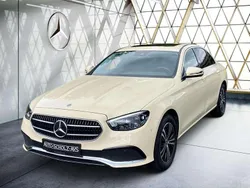 Hellelfenbein Gebraucht 2023 Mercedes E200 Limousine | 39.940 € (Etwas zu teuer)