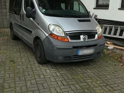 Grau Gebraucht 2006 Renault Trafic Van / Kleinbus | 7.000 €