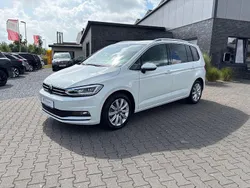 Weiß Gebraucht 2024 VW Touran Highline Van / Kleinbus | 33.980 € (Fairer Preis)