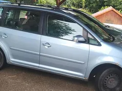 Blau Gebraucht 2006 VW Touran Van / Kleinbus | 600 €