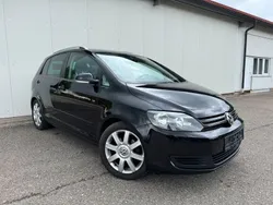 Schwarz Gebraucht 2014 VW Golf Plus Comfortline Van / Kleinbus | 6.799 € (Fairer Preis)