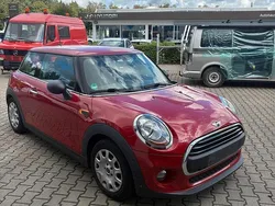 Rot Gebraucht 2016 Mini ONE Kleinwagen | 10.333 €