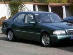 Grün Gebraucht 1993 Mercedes C180 Elegance Limousine | 5.555 €