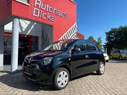 Sternenschwarz Gebraucht 2016 Renault Twingo Life Kleinwagen | 7.490 € (Etwas zu teuer)