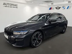 Sophistograu brillanteffekt Gebraucht 2023 BMW 520 M Sport Kombi | 52.980 € (Teuer)