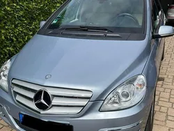 Blau Gebraucht 2009 Mercedes B150 Van / Kleinbus | 7.249 € (Fairer Preis)