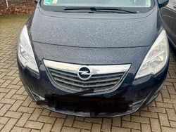 Schwarz Gebraucht 2011 Opel Meriva Van / Kleinbus | 3.000 € (Guter Preis)