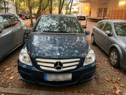 Blau Gebraucht 2008 Mercedes B180 Van / Kleinbus | 3.300 €