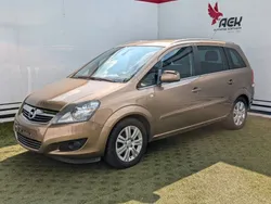 Beige Gebraucht 2013 Opel Zafira Family Van / Kleinbus | 7.999 € (Fairer Preis)