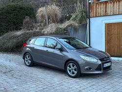 Grau Gebraucht 2013 Ford Focus Limousine | 4.990 € (Etwas zu teuer)