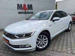 Weiß Gebraucht 2018 VW Passat Comfortline Limousine | 27.900 €