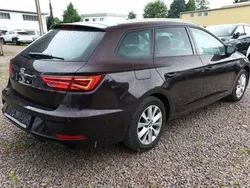 Black berry metallic black berry metallic Gebraucht 2018 Seat Leon ST Style Kombi | 14.104 € (Etwas zu teuer)