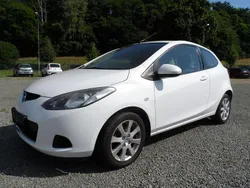 Weiß Gebraucht 2010 Mazda 2 Inclusive Kleinwagen | 2.250 € (Guter Preis)