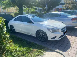 Weiß Gebraucht 2016 Mercedes CLA200 Coupé | 15.200 € (Superpreis)