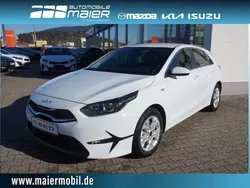 Weiß Gebraucht 2024 Kia Ceed Vision Limousine | 22.650 € (Fairer Preis)