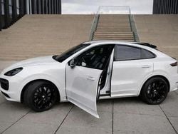 Weiß Gebraucht 2019 Porsche Cayenne Turbo SUV | 78.999 € (Etwas zu teuer)