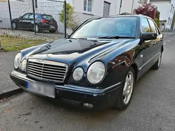 Blau Gebraucht 1998 Mercedes E430 Avantgarde Limousine | 13.750 €