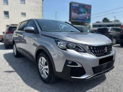 Grau Gebraucht 2019 Peugeot 5008 Van / Kleinbus | 17.850 € (Fairer Preis)
