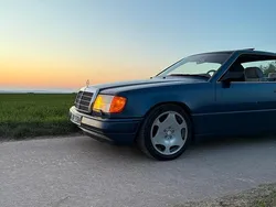 Blau Gebraucht 1988 Mercedes 230 Coupé | 7.900 €