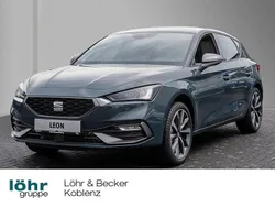 Blau Neu 2025 Seat Leon FR Limousine | 34.980 € (Teuer)