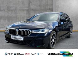 Carbonschwarz metallic Gebraucht 2022 BMW 530e M Sport Kombi | 39.490 € (Fairer Preis)