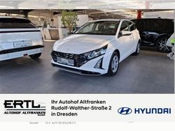 Weiß (atlas white / sol) Gebraucht 2024 Hyundai i20 Select Limousine | 19.990 € (Fairer Preis)