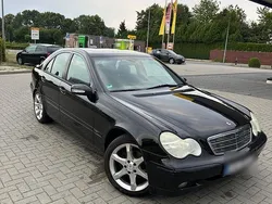 Schwarz Gebraucht 2003 Mercedes C180 Limousine | 3.000 € (Etwas zu teuer)