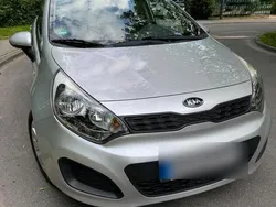 Silber Gebraucht 2012 Kia Rio 2 Kleinwagen | 4.750 €