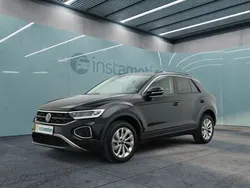 Schwarz Gebraucht 2023 VW T-Roc Life SUV | 29.100 € (Superpreis)