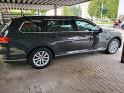 Grün Gebraucht 2016 VW Passat Kombi | 12.200 € (Fairer Preis)