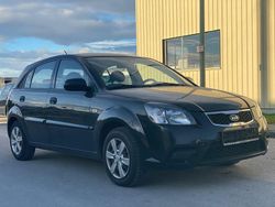 Schwarz Gebraucht 2010 Kia Rio Attract Limousine | 1.300 € (Superpreis)