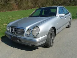 Silber Gebraucht 1996 Mercedes E230 Classic Limousine | 2.350 € (Etwas zu teuer)
