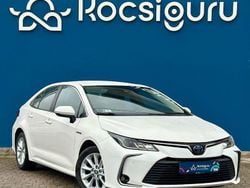 Weiß Gebraucht 2021 Toyota Corolla Hybrid Comfort Limousine | 16.990 € (Guter Preis)