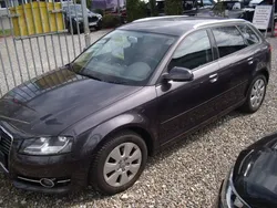 Grau Gebraucht 2012 Audi A3 Sportback Attraction Limousine | 9.850 € (Etwas zu teuer)