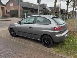 Grau Gebraucht 2003 Seat Ibiza Kleinwagen | 1.450 € (Fairer Preis)