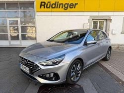 Silber Gebraucht 2023 Hyundai i30 Trend Kleinwagen | 15.980 € (Fairer Preis)