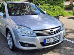 Grau Gebraucht 2008 Opel Astra Kombi | 2.800 € (Fairer Preis)