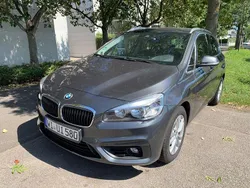 Grau Gebraucht 2016 BMW 216 Active Tourer Van / Kleinbus | 7.500 € (Fairer Preis)