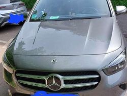 Grau Gebraucht 2022 Mercedes B200 Progressive Van / Kleinbus | 26.500 € (Etwas zu teuer)