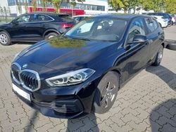 Schwarz ii/bonnet fluid black (schwarz) Gebraucht 2022 BMW 116 Advantage Kleinwagen | 19.700 € (Guter Preis)