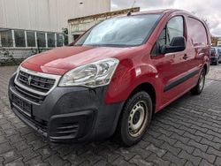 Rot Gebraucht 2017 Peugeot Partner Van / Kleinbus | 5.790 € (Fairer Preis)