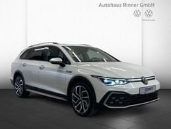 Pure white Gebraucht 2024 VW Golf Alltrack Kombi | 38.790 € (Etwas zu teuer)
