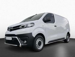 Weiß Gebraucht 2023 Toyota Proace Van / Kleinbus | 32.790 € (Etwas zu teuer)